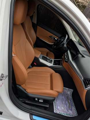 BMW-320i-2022