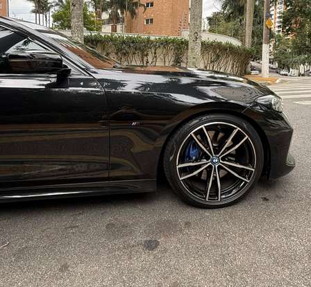 BMW-330e-2022