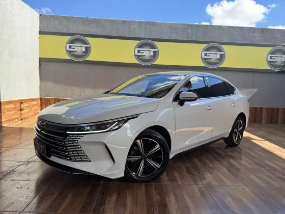BYD KING 1.5 DM-I PHEV GS AUTOMÁTICO BYD KING 1.5 DM-I PHEV GS AUTOMÁTICO