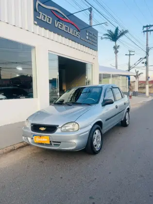 CHEVROLET CLASSIC 1.0 MPFI LIFE 8V FLEX 4P MANUAL CHEVROLET CLASSIC 1.0 MPFI LIFE 8V FLEX 4P MANUAL