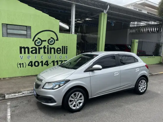 CHEVROLET ONIX 1.4 MPFI LT 8V FLEX 4P AUTOMÁTICO CHEVROLET ONIX 1.4 MPFI LT 8V FLEX 4P AUTOMÁTICO