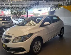 CHEVROLET ONIX 1.4 MPFI LT 8V FLEX 4P MANUAL CHEVROLET ONIX 1.4 MPFI LT 8V FLEX 4P MANUAL