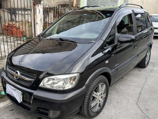 CHEVROLET-ZAFIRA-2011