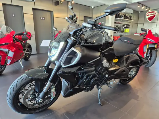 DUCATI DIAVEL V4 DUCATI DIAVEL V4