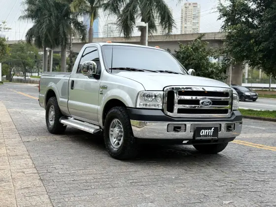 FORD F-250 3.9 XLT 4X2 CS DIESEL 2P MANUAL FORD F-250 3.9 XLT 4X2 CS DIESEL 2P MANUAL