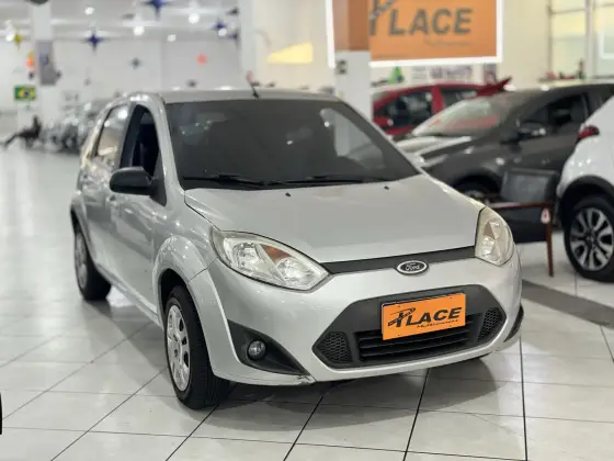 FORD FIESTA 1.0 ROCAM HATCH 8V FLEX 4P MANUAL FORD FIESTA 1.0 ROCAM HATCH 8V FLEX 4P MANUAL