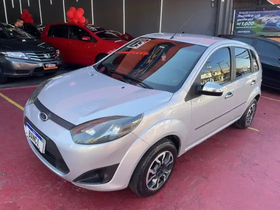 FORD FIESTA 1.0 ROCAM HATCH 8V FLEX 4P MANUAL FORD FIESTA 1.0 ROCAM HATCH 8V FLEX 4P MANUAL