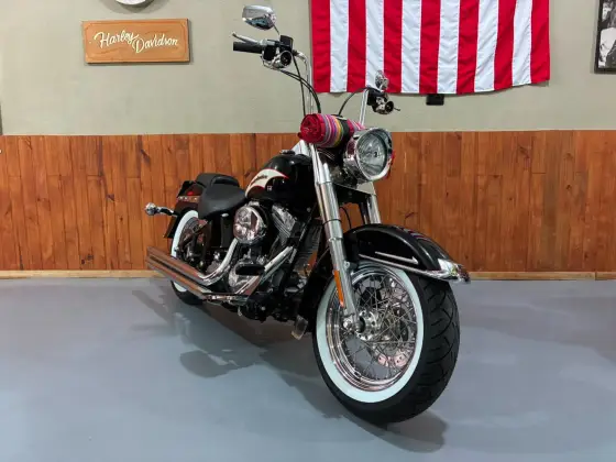 HARLEY-DAVIDSON SOFTAIL HERITAGE CUSTOM 