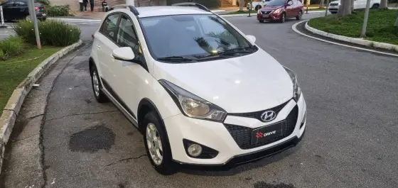 HYUNDAI HB20 1.6 PREMIUM 16V FLEX 4P AUTOMÁTICO HYUNDAI HB20 1.6 PREMIUM 16V FLEX 4P AUTOMÁTICO