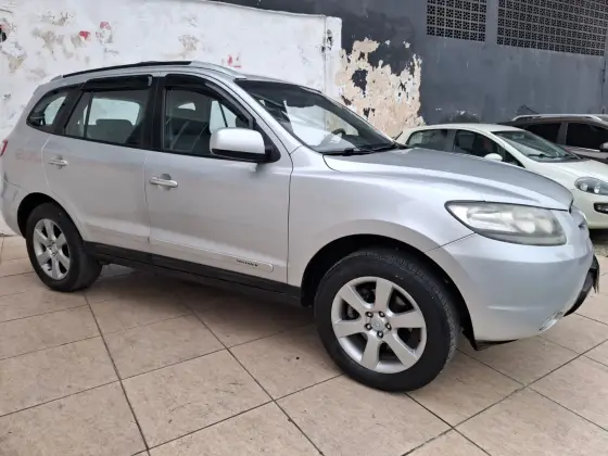 HYUNDAI SANTA FÉ 2.7 MPFI GLS 7 LUGARES V6 24V GASOLINA 4P AUTOMÁTICO HYUNDAI SANTA FÉ 2.7 MPFI GLS 7 LUGARES V6 24V GASOLINA 4P AUTOMÁTICO