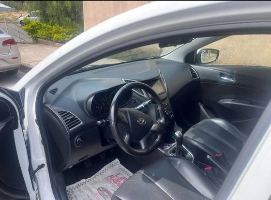 HYUNDAI HB20S 1.6 COMFORT PLUS 16V FLEX 4P MANUAL