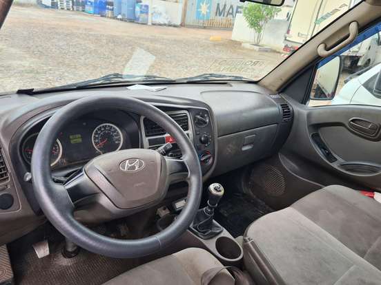 HYUNDAI-HR-2.5 LONGO SEM CAÇAMBA 4X2 16V 130CV TURBO INTERCOOLER DIESEL 2P MANUAL HYUNDAI-HR-2018