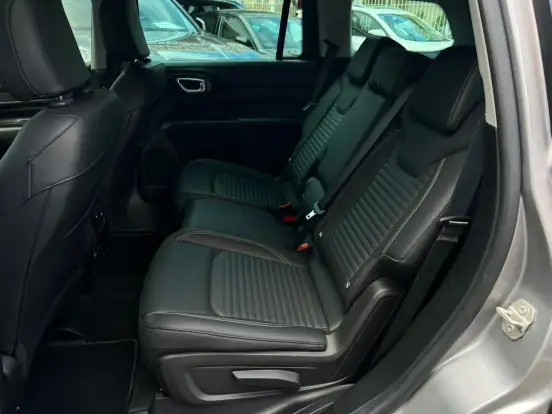 JEEP-COMMANDER-2024