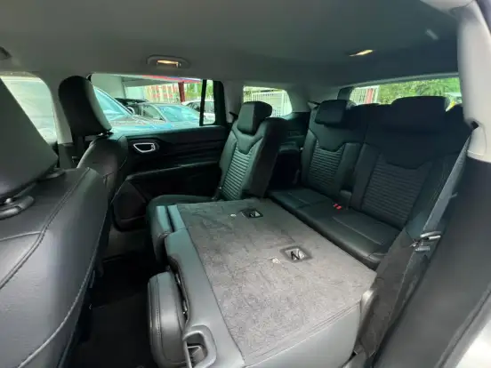 JEEP-COMMANDER-2024