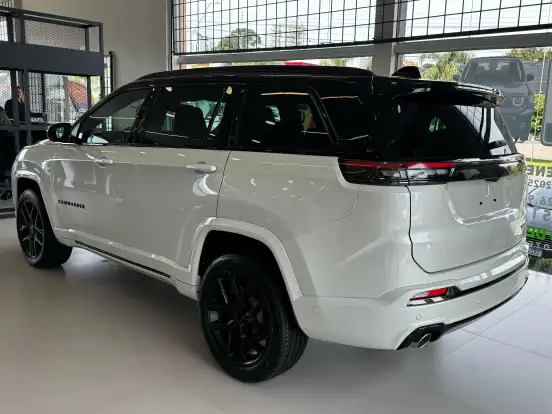 JEEP-COMMANDER-2.0 HURRICANE 4 TURBO FLEX BLACKHAWK AT9 JEEP-COMMANDER-2026