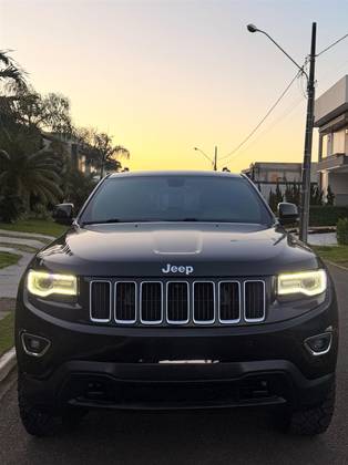 JEEP GRAND CHEROKEE 3.6 LAREDO 4X4 V6 24V GASOLINA 4P AUTOMÁTICO