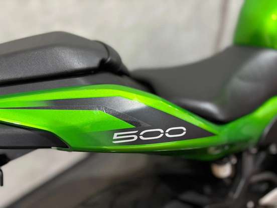 KAWASAKI-Z500-2024