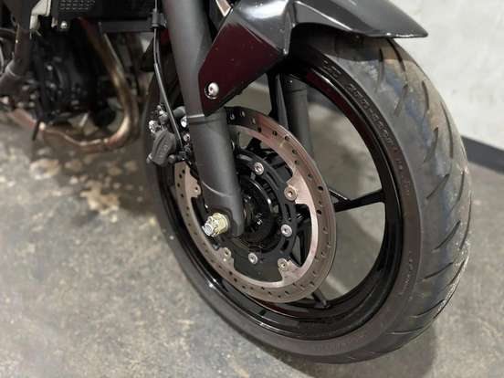 KAWASAKI-Z500-2024