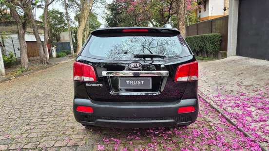 KIA-SORENTO-2010