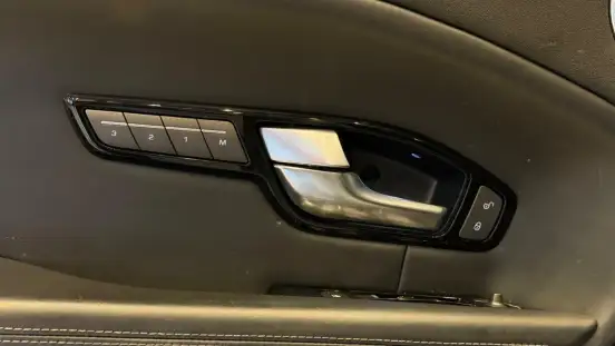 LAND ROVER-RANGE ROVER EVOQUE-2.0 HSE DYNAMIC 4WD 16V FLEX 4P AUTOMÁTICO LAND ROVER-RANGE ROVER EVOQUE-2018