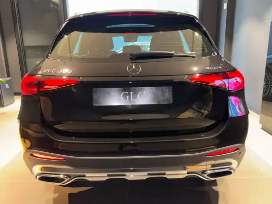 MERCEDES-BENZ-GLC 300-2026