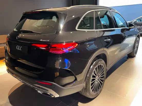 MERCEDES-BENZ-GLC 300-2026