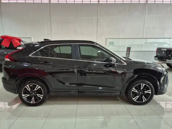 MITSUBISHI-ECLIPSE CROSS-2024