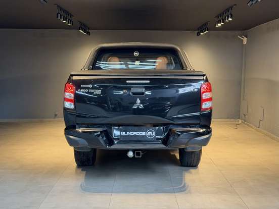 MITSUBISHI-L200 TRITON-2.4 16V TURBO DIESEL SPORT GLS CD 4P 4X4 AUTOMÁTICO MITSUBISHI-L200 TRITON-2018