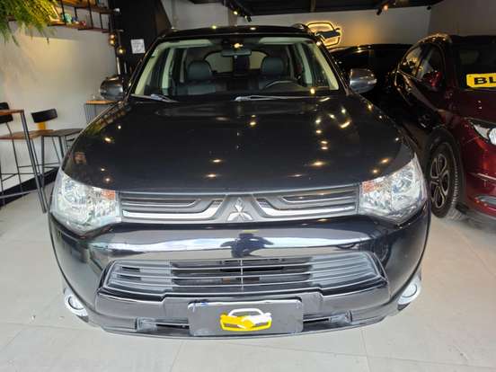 MITSUBISHI-OUTLANDER-2.0 16V GASOLINA 4P AUTOMÁTICO MITSUBISHI-OUTLANDER-2013