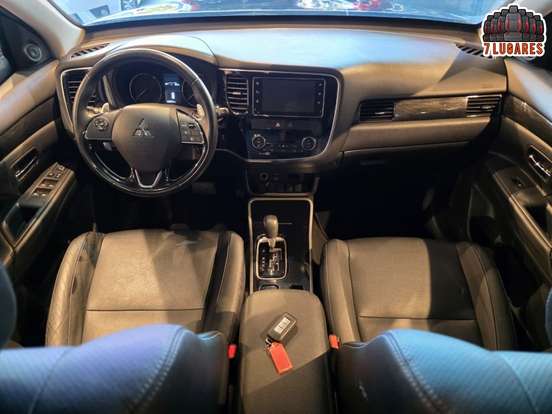 MITSUBISHI-OUTLANDER-2017