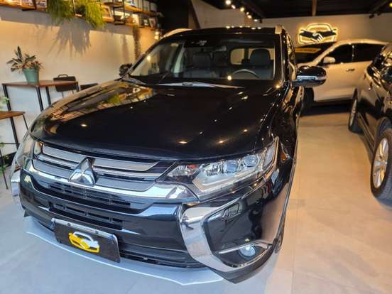MITSUBISHI-OUTLANDER-2017