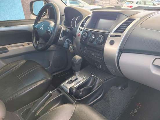 MITSUBISHI-PAJERO-3.2 HPE 4X4 7 LUGARES 16V TURBO INTERCOOLER DIESEL 4P AUTOMÁTICO MITSUBISHI-PAJERO-2016