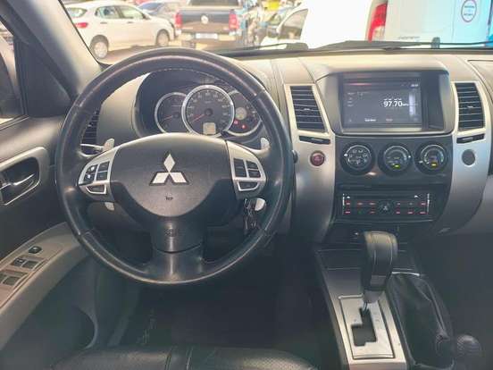 MITSUBISHI-PAJERO-3.2 HPE 4X4 7 LUGARES 16V TURBO INTERCOOLER DIESEL 4P AUTOMÁTICO MITSUBISHI-PAJERO-2016