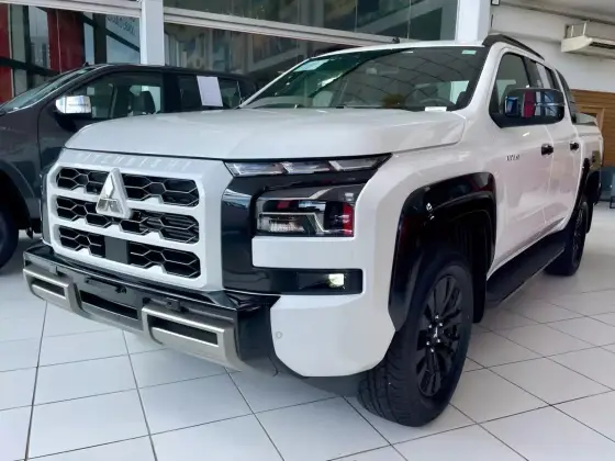 MITSUBISHI TRITON 2.4 BITURBO DIESEL CD KATANA 4X4 AUTOMÁTICO