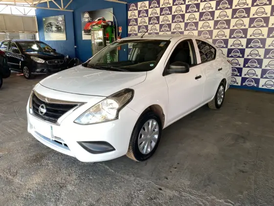 NISSAN VERSA 1.6 16V FLEXSTART V-DRIVE MANUAL NISSAN VERSA 1.6 16V FLEXSTART V-DRIVE MANUAL