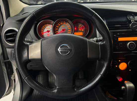 NISSAN-LIVINA-2012