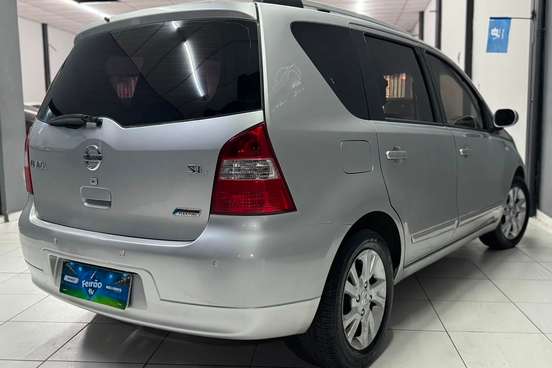 NISSAN-LIVINA-2012