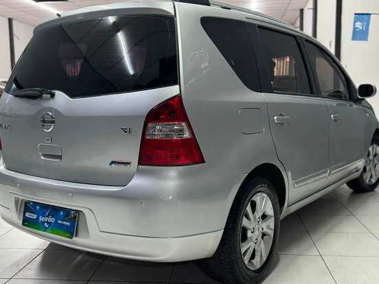 NISSAN-LIVINA-1.8 SL 16V FLEX 4P AUTOMÁTICO NISSAN-LIVINA-2012