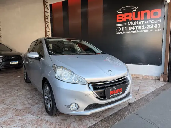 PEUGEOT 208 1.6 GRIFFE 16V FLEX 4P AUTOMÁTICO PEUGEOT 208 1.6 GRIFFE 16V FLEX 4P AUTOMÁTICO