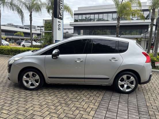 PEUGEOT-3008-2011