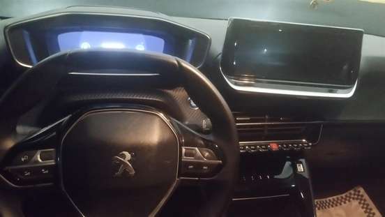 PEUGEOT-208-2022