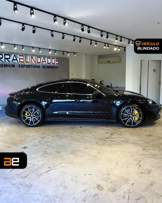 PORSCHE-TAYCAN-2023