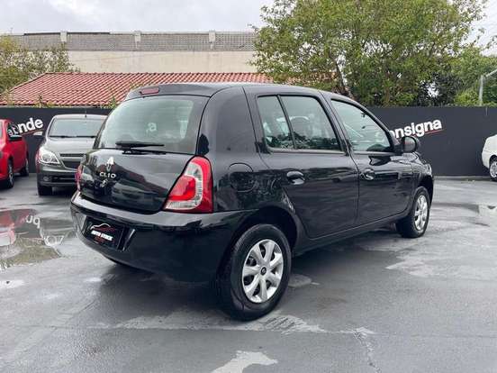 RENAULT-CLIO-2015