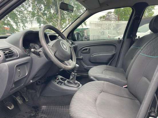 RENAULT-CLIO-2015
