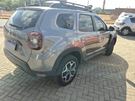 RENAULT-DUSTER-2023