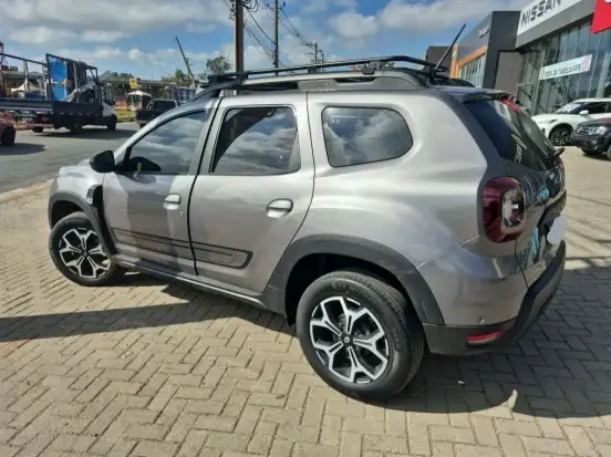 RENAULT-DUSTER-2023