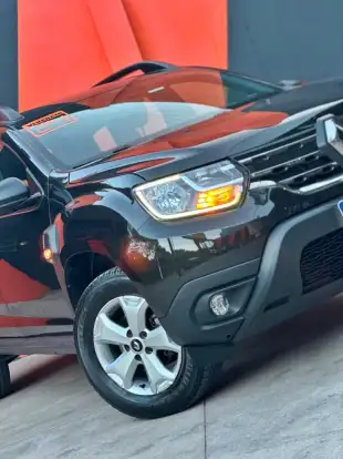 RENAULT-DUSTER-2023