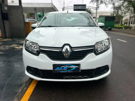 RENAULT SANDERO 1.0 EXPRESSION 16V FLEX 4P MANUAL RENAULT SANDERO 1.0 EXPRESSION 16V FLEX 4P MANUAL