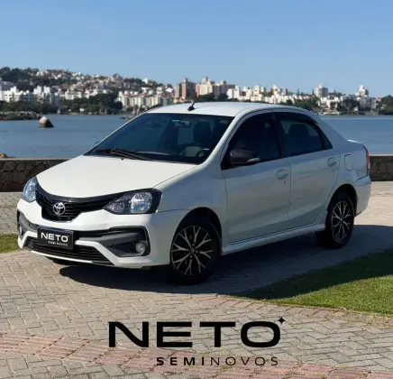TOYOTA ETIOS 1.5 PLATINUM SEDAN 16V FLEX 4P AUTOMÁTICO