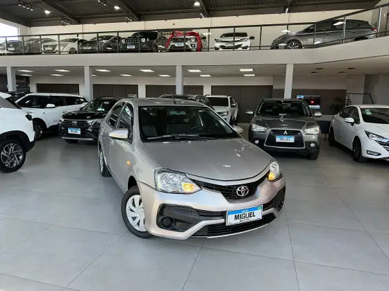 TOYOTA ETIOS 1.5 XS SEDAN 16V FLEX 4P AUTOMÁTICO TOYOTA ETIOS 1.5 XS SEDAN 16V FLEX 4P AUTOMÁTICO